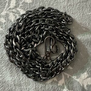 Black metal chain for wallets and bags